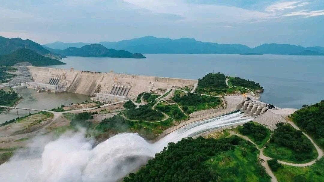 ከኢትዮጵያ አልፎ ለአፍሪካ ብርሃን የሚፈነጥቀው ታላቁ የኢትዮጵያ ህዳሴ ግድብ! 🇪🇹⚡️🌍