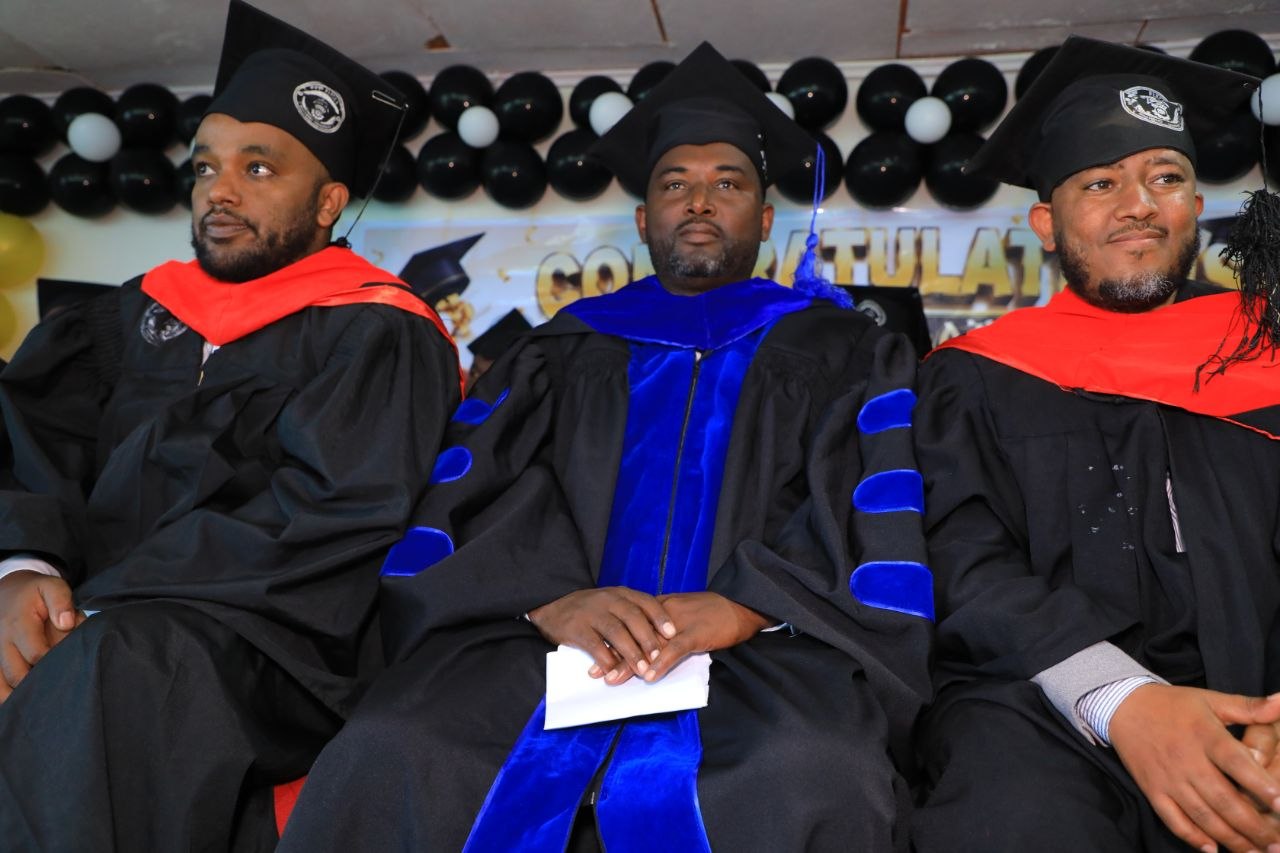 በዋቻሞ ዩኒቨርሲቲ ትምህርታቸውን ሲከታተሉ የቆዩ የተቋሙ ሠራተኞች የምረቃ ሥነ-ሥርዓት እየተካሄደ ነው።